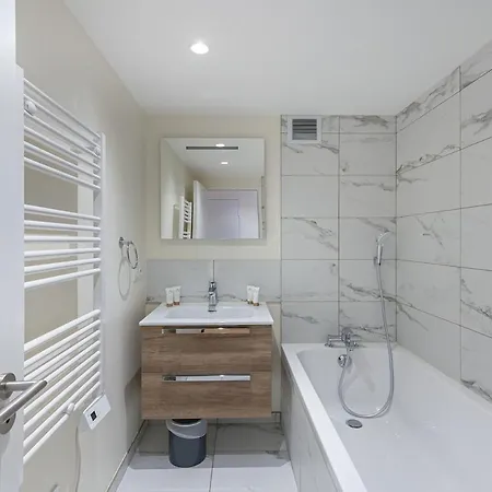 1850 - 3 Bedrooms, Balcony, Ski-in Ski-out Апартаменты Куршевель